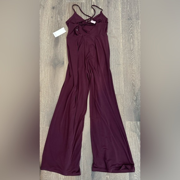 TOBI - MAROON LATE NIGHT CROSS BACK JUMPSUIT - SIZE XS - Picture 5 of 9